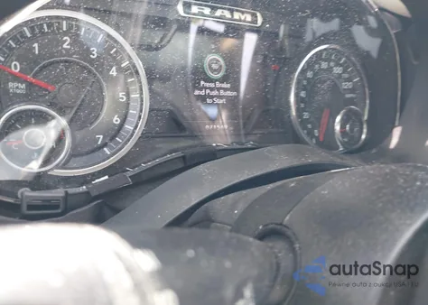 2021 Ram 1500 Laramie z USA, uszkodzony, nr VIN 1C6SRFDT0MN715141